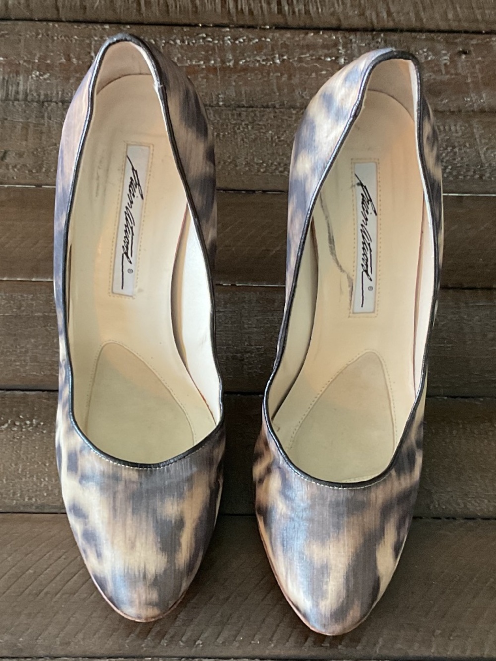 ✨  Brian Atwood Leopard Print Satin Pumps - size 37.5 (7)